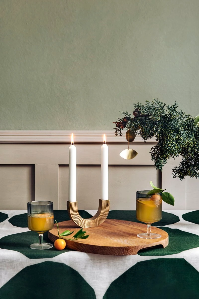 Ferm LIVING 2 verres à Vin Ripple, Smoked Grey 8 Ferm LIVING 2 verres à Vin Ripple, Smoked Grey – Image 6