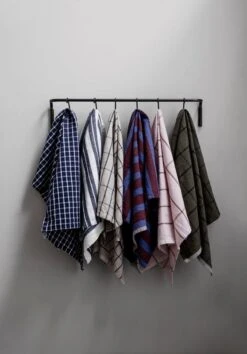 Ferm LIVING Torchon Hale, Vert - noir -Ferm Living 27 10152 2