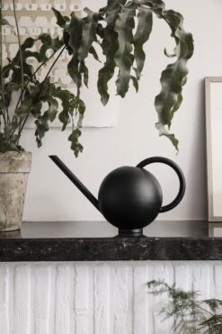 Ferm LIVING Arrosoir Orb, Noir -Ferm Living 27 9339