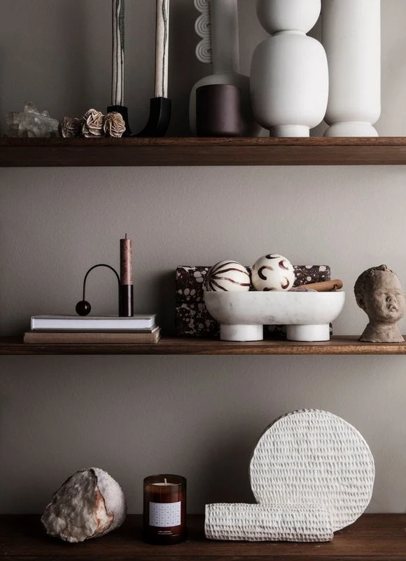 Ferm LIVING Bougeoir Balance, Laiton Noir 7 Ferm LIVING Bougeoir Balance, Laiton Noir – Image 5