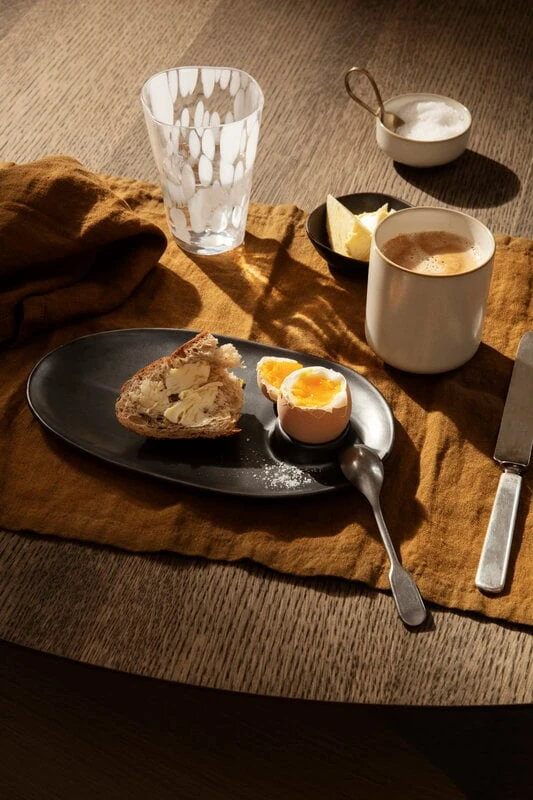 Ferm LIVING Assiette De Petit-déjeuner Flow, Noir 4 Ferm LIVING Assiette De Petit-déjeuner Flow, Noir – Image 2