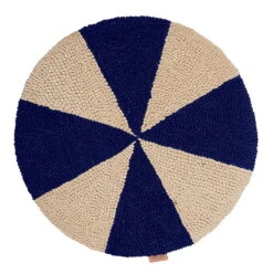 Ferm LIVING Coussin Rond Brodé Arch, Bleu Vif - Blanc Cassé