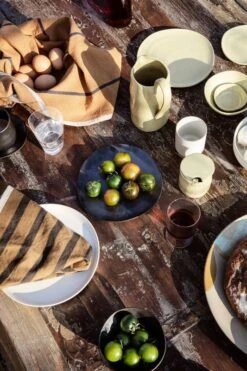 Ferm LIVING Assiette Moyenne Flow, Noir -Ferm Living 70 1589 4