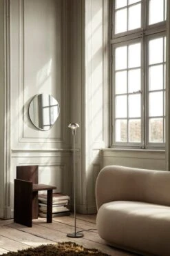 Ferm LIVING Petit Miroir Pond, Chrome Foncé 11 Ferm LIVING Petit Miroir Pond, Chrome Foncé -Ferm Living fermLIVING AW21 TinyFloorLampSteel PondMirrorSmallDarkChrome UTAPiece image