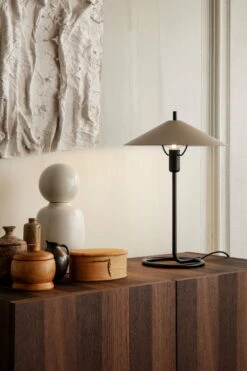 Ferm LIVING Lampe De Table Filo, Noir - cashmere -Ferm Living fermLIVING SS22 FiloTablelLamp BlackCashmere image 1