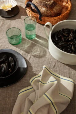 Ferm LIVING Verre Bas Oli, 11 cl, Verre Recyclé -Ferm Living fermLIVING SS22 HaleTeaTowel OilGlass image 1