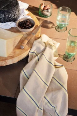 Ferm LIVING Torchon Hale, Huître - citron - Bleu Vif -Ferm Living fermLIVING SS22 HaleTeaTowel OysterLemonBrightBlue image 1