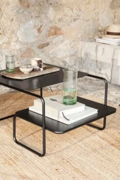 Ferm LIVING Pichet Oli, 1 L, Verre Recyclé 13 Ferm LIVING Pichet Oli, 1 L, Verre Recyclé -Ferm Living fermLIVING SS22 LevelCoffeeTable OliJug image 2 1