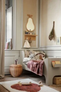 Ferm LIVING Portemanteau Place, Petit Modèle, 45 cm Chêne -Ferm Living fermLIVING SS22 PlaceRack SunCushion image 1