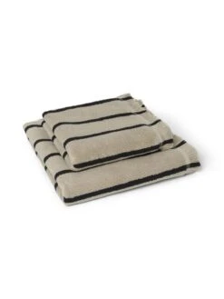 Ferm LIVING Essuie-mains Alee, 50 x 100 cm, Sable - noir -Ferm Living fermLIVING AleeTowel 11042655831104265580 pack 3 1